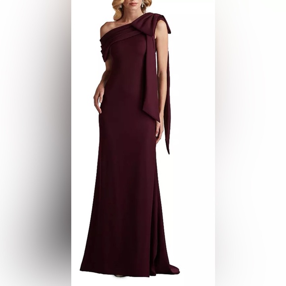 Tadashi Shoji Women's Cassia Bow-Shoulder Crepe Gown NWT